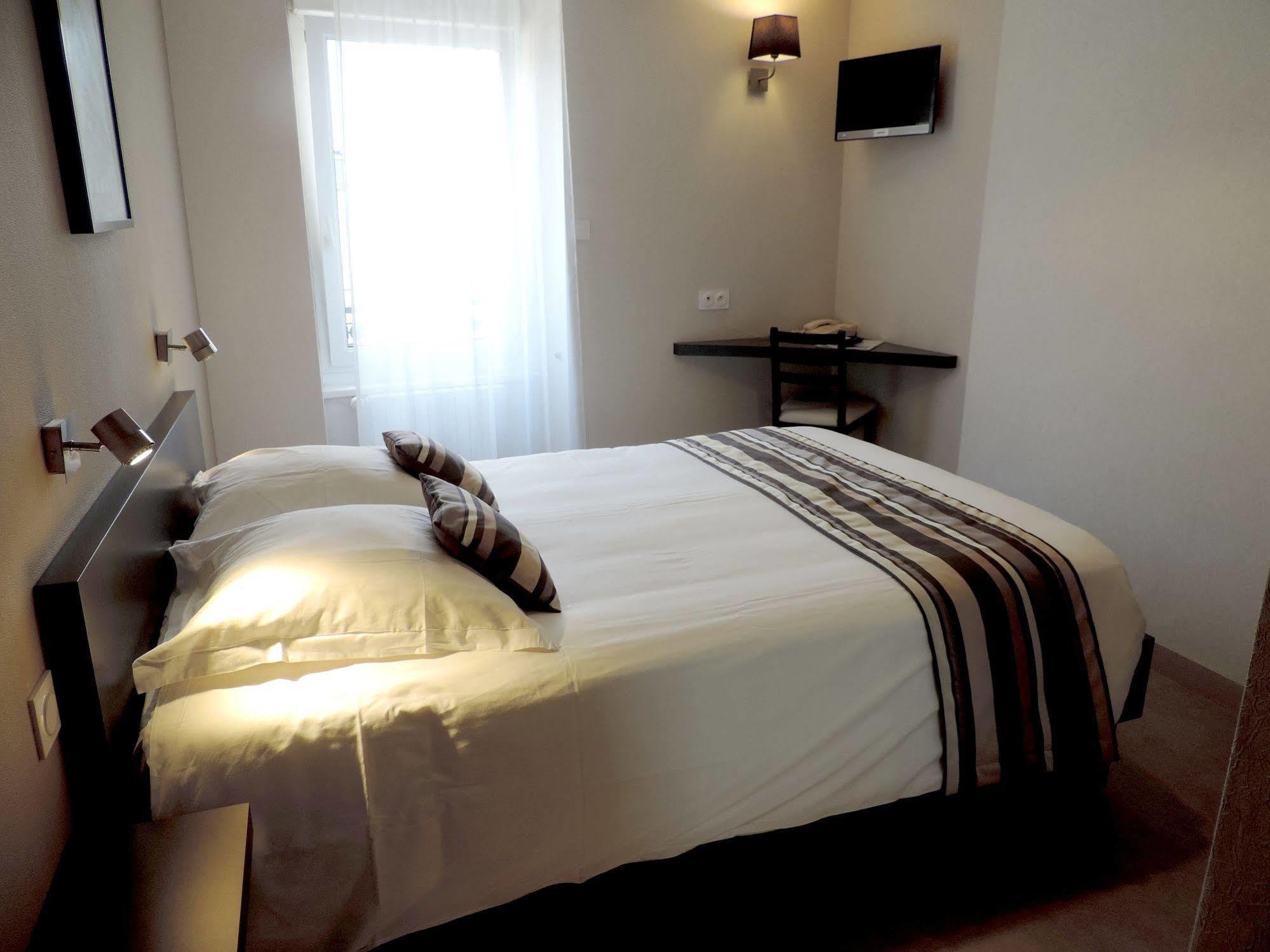 Le Cadoudal Hotel โอเร ภายนอก รูปภาพ