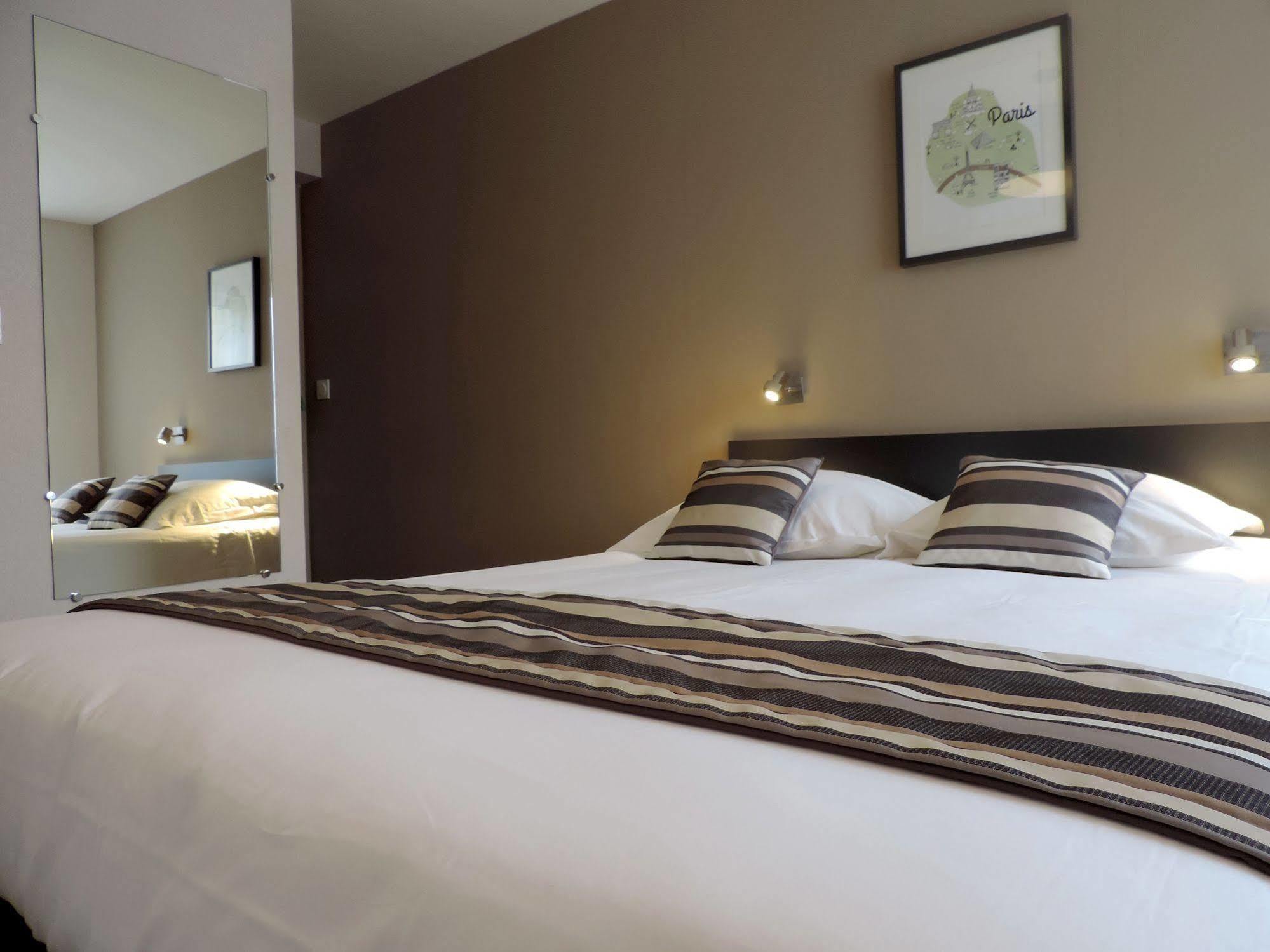Le Cadoudal Hotel โอเร ภายนอก รูปภาพ
